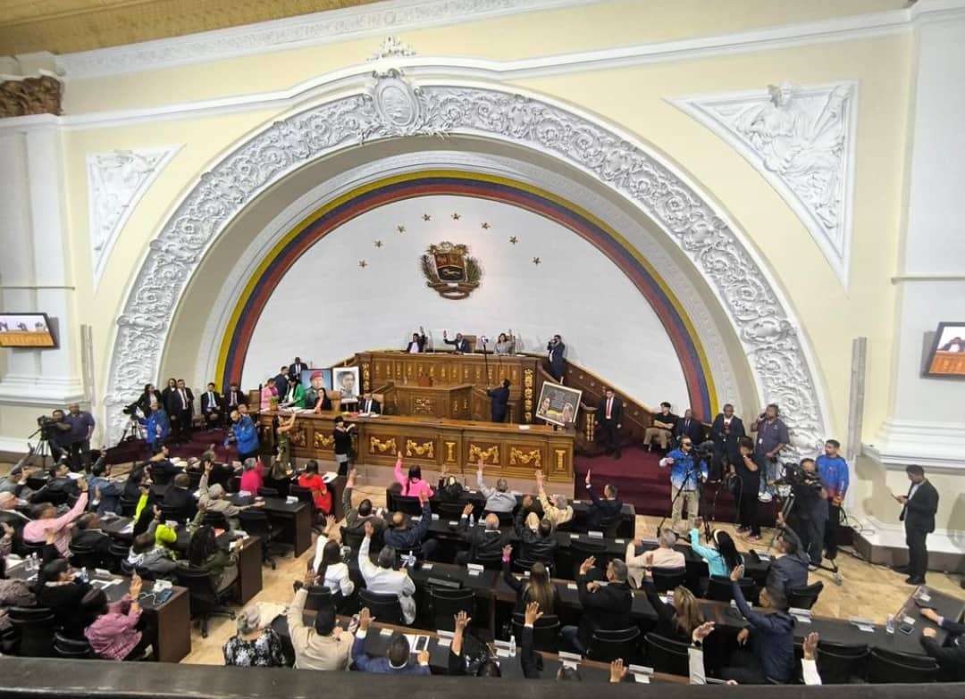 Asamblea autoriza allanar inmunidad al diputado Julio Torres Molina